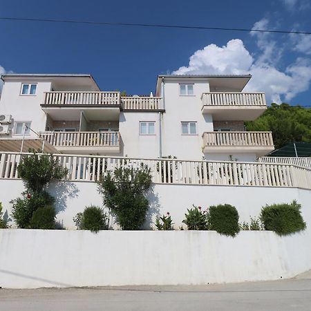 Apartmani Vesna Целина Екстериор снимка