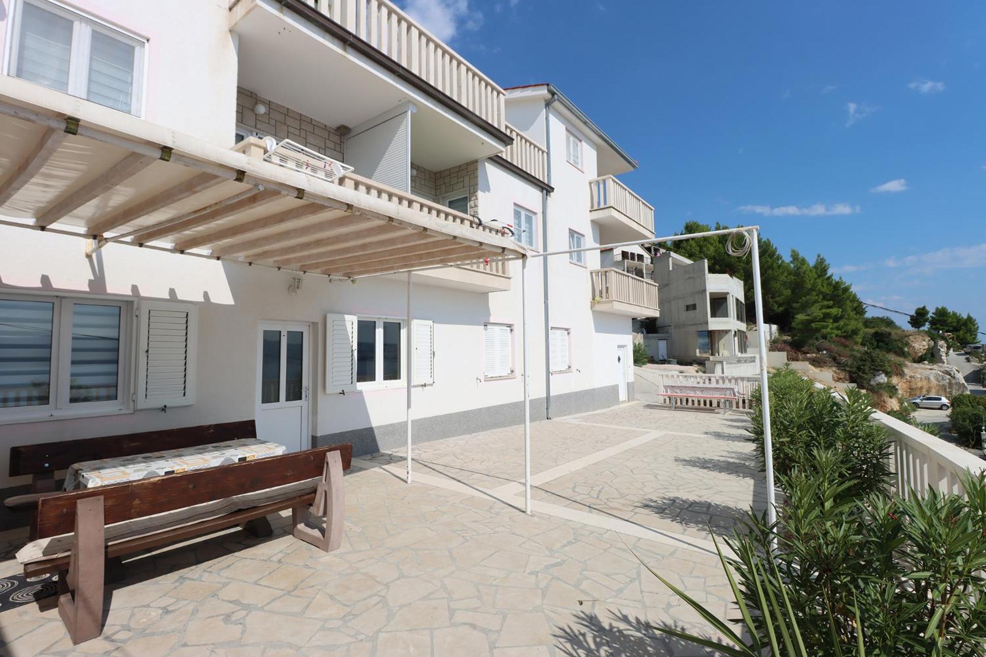 Apartmani Vesna Целина Екстериор снимка