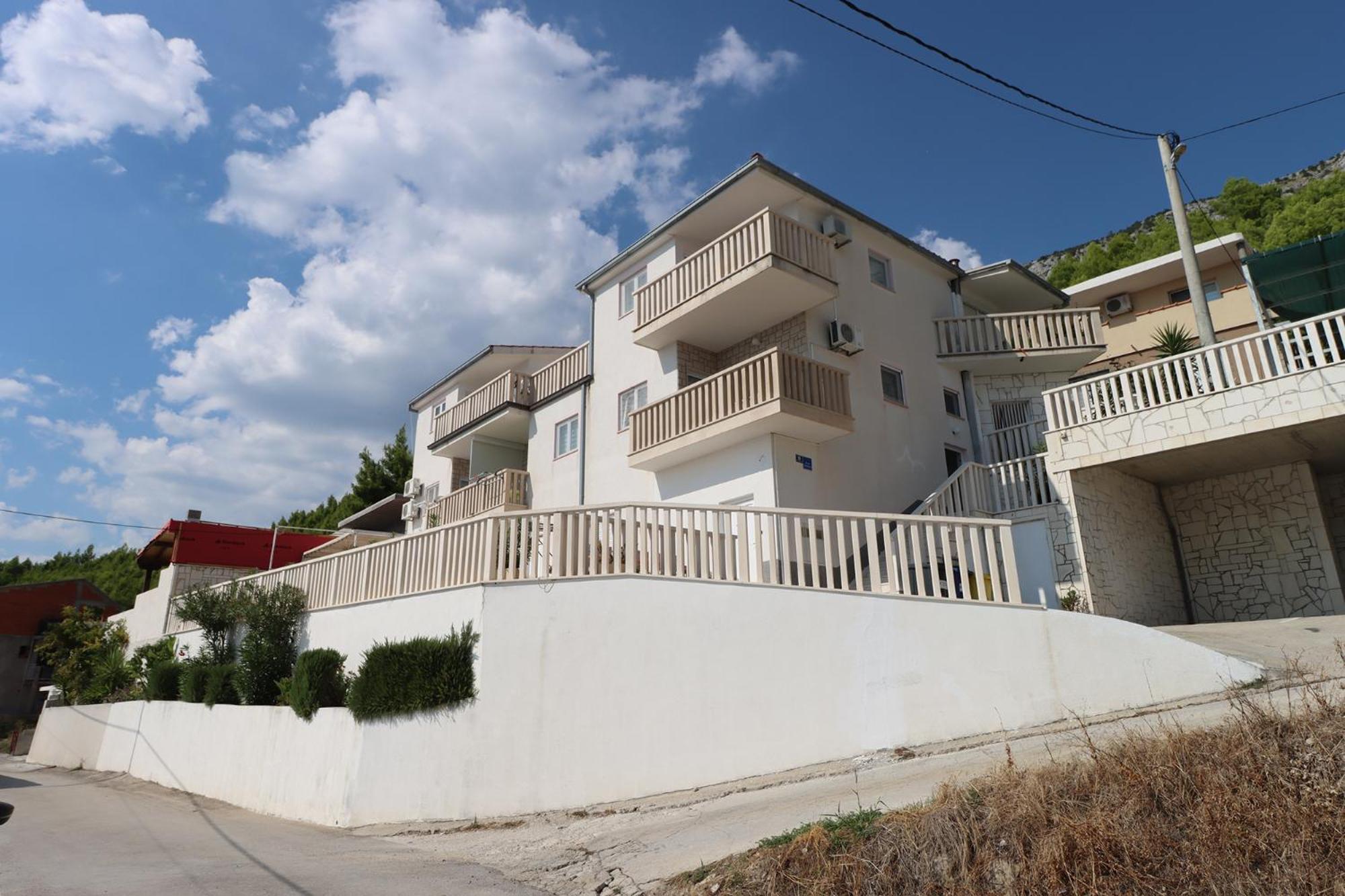 Apartmani Vesna Целина Екстериор снимка