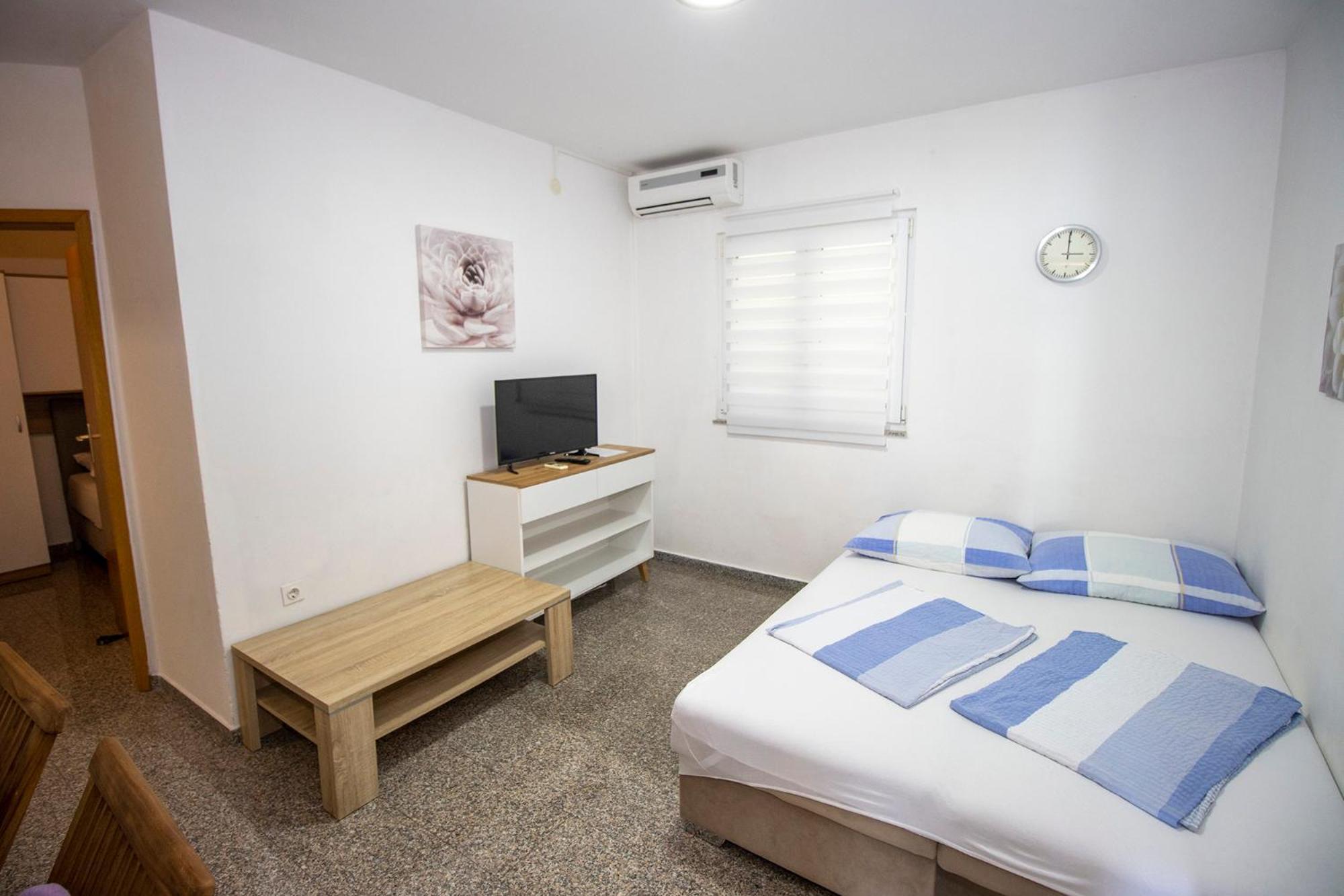 Apartmani Vesna Целина Екстериор снимка
